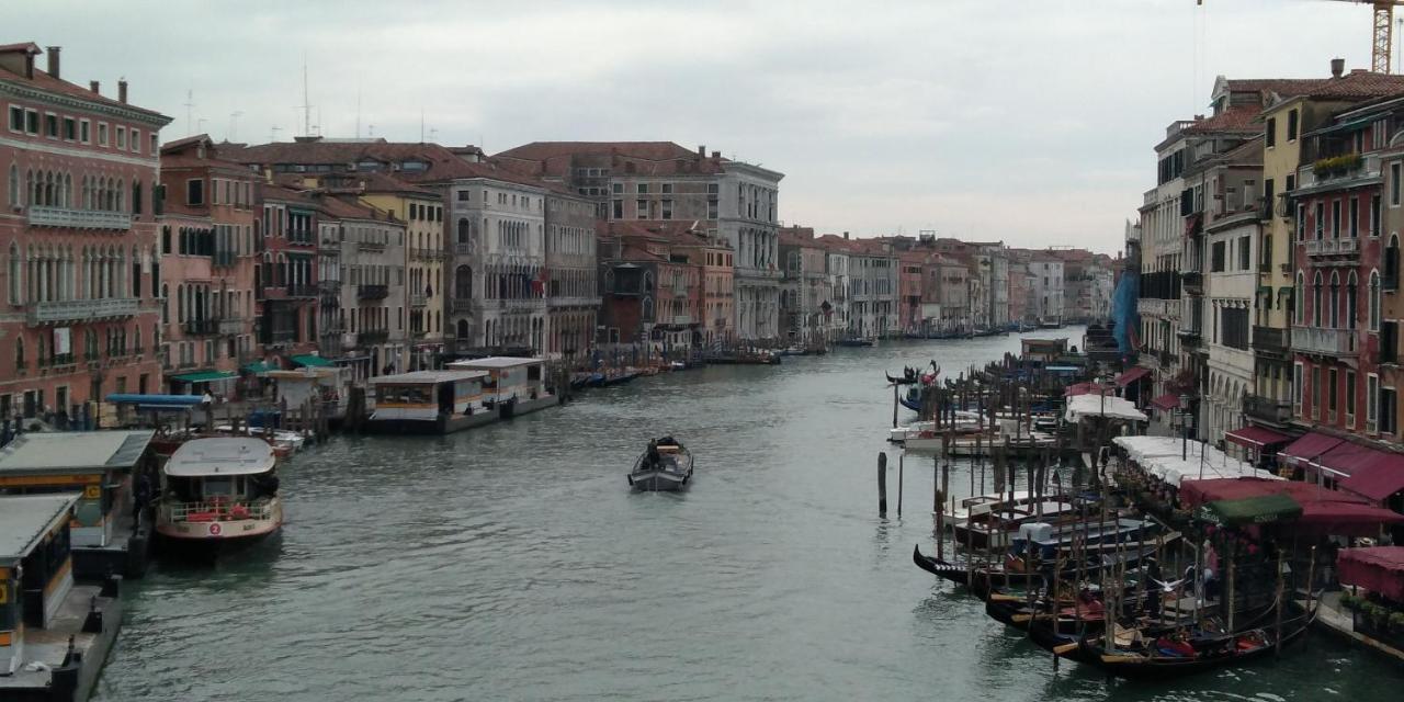 Hotel Mezzo Pozzo Venice Exterior photo