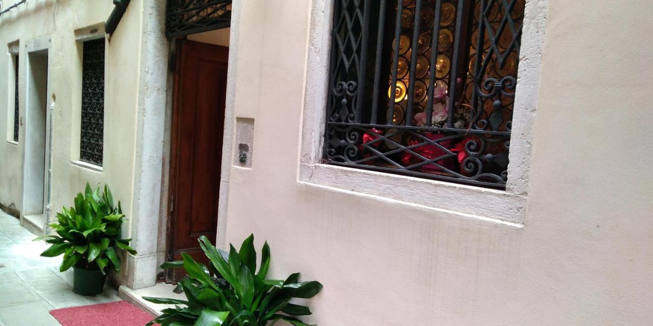 Hotel Mezzo Pozzo Venice Exterior photo