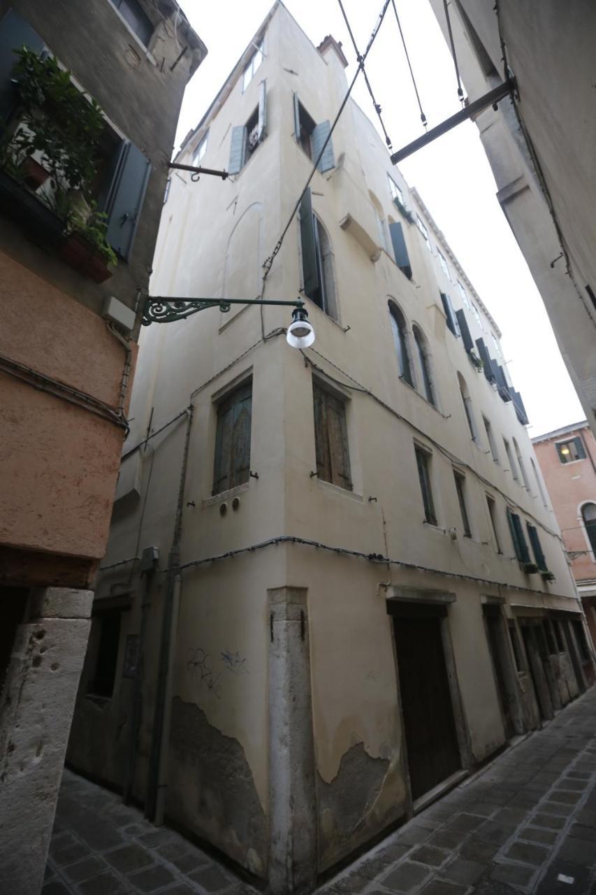 Hotel Mezzo Pozzo Venice Exterior photo