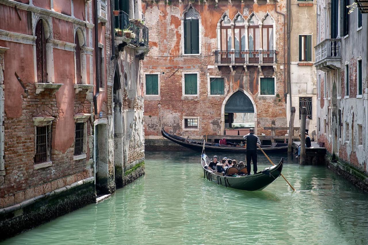 Hotel Mezzo Pozzo Venice Exterior photo